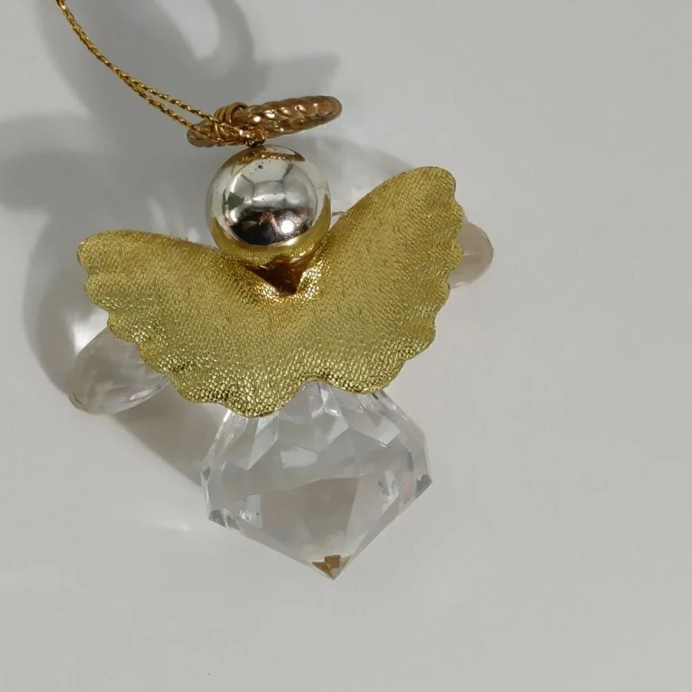 Unbranded glass crystal